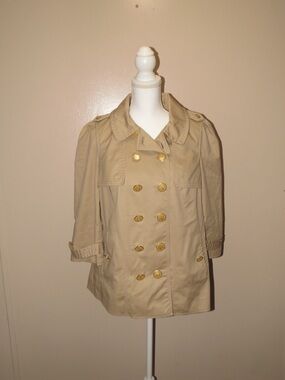 Juicy Couture Women’s Tan Double-Breasted cropped Trench Coat. Size L